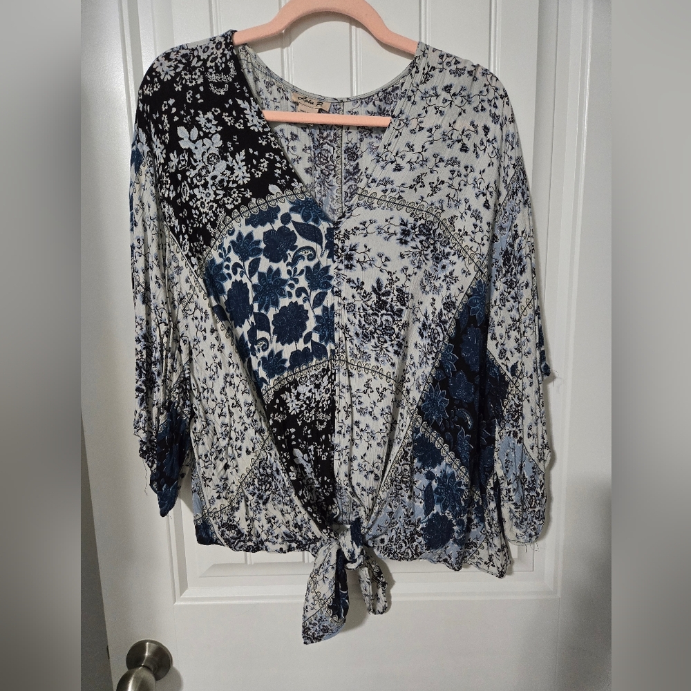 Women's tie-front blouse Lola P. brand Size XL